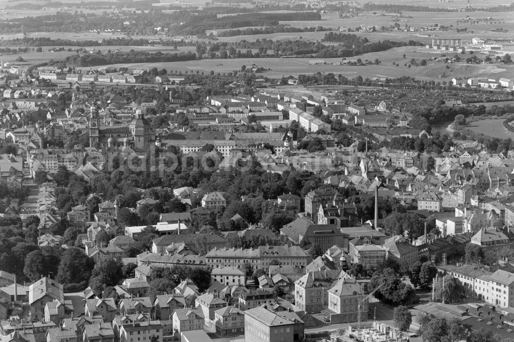 Aerial image Kempten (Allgäu) - The city center in the downtown area in Kempten (Allgaeu) in the state Bavaria, Germany