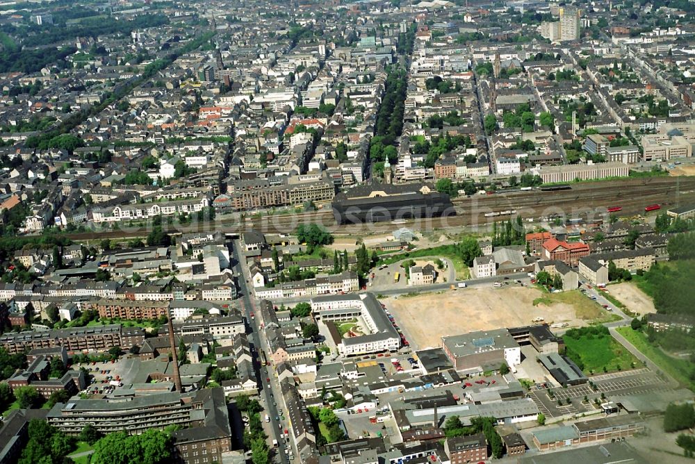 Aerial image Krefeld - The city center in the downtown are in Krefeld in the state North Rhine-Westphalia