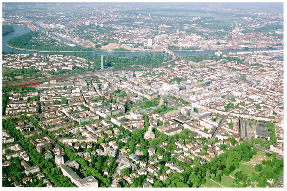 Aerial photograph Mannheim - The city center in the downtown area in Mannheim in the state Baden-Wuerttemberg, Germany