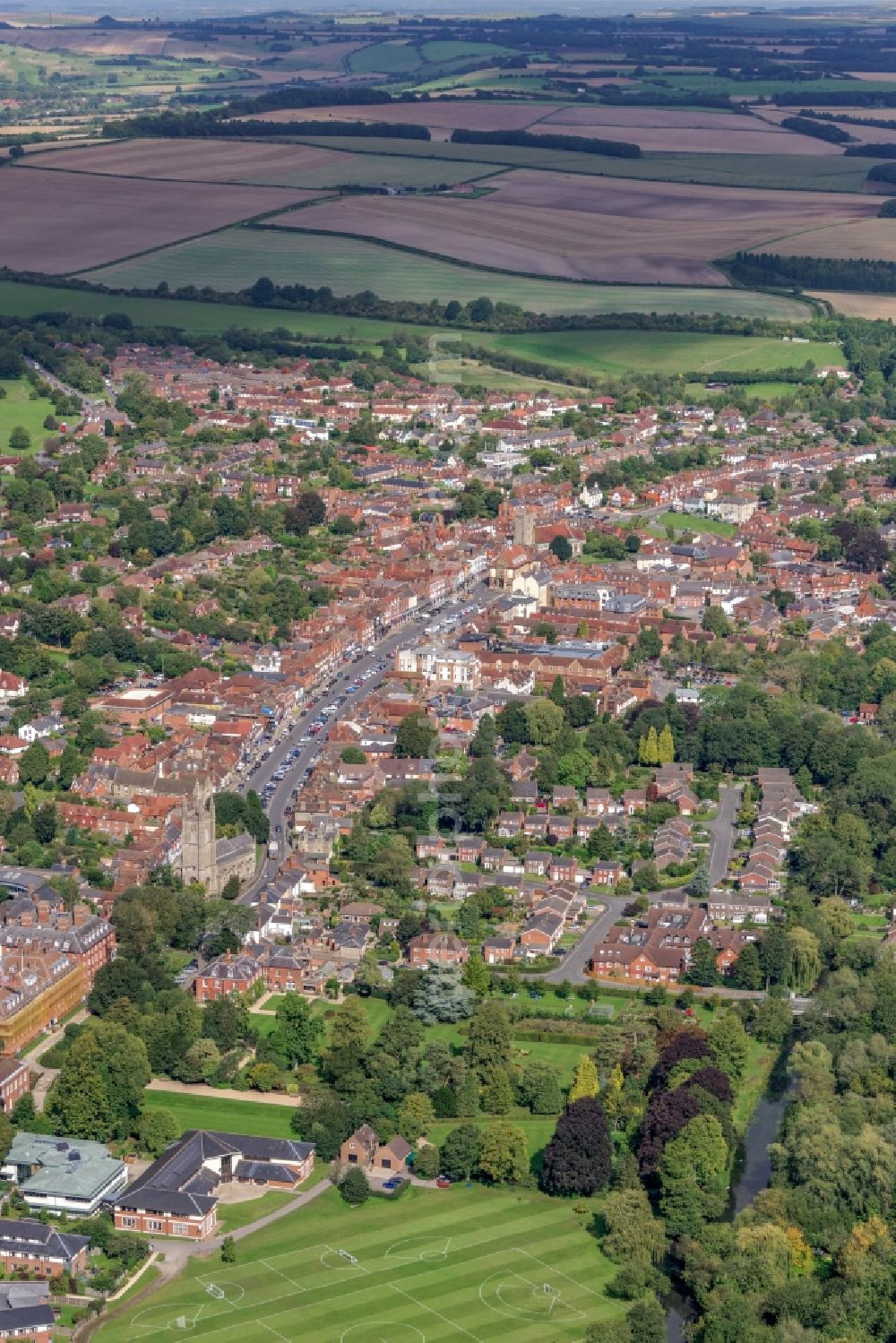 Aerial photograph Marlborough - The city center in the downtown are High St in Marlborough in United Kingdom