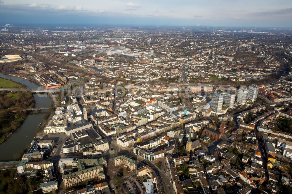 Aerial image Mülheim an der Ruhr - The city center in the downtown are in Muelheim on the Ruhr in the state North Rhine-Westphalia