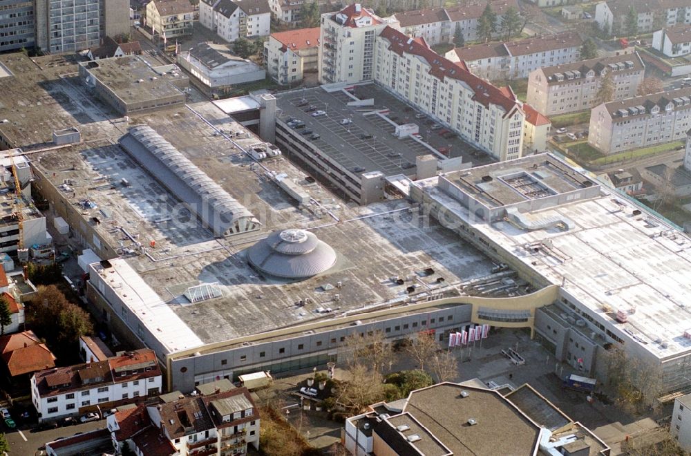 Neu-Isenburg from the bird's eye view: The city center in the downtown area in Neu-Isenburg in the state Hesse, Germany