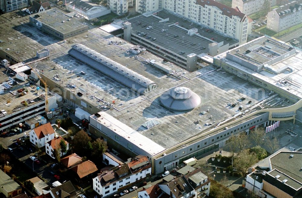 Aerial image Neu-Isenburg - The city center in the downtown area in Neu-Isenburg in the state Hesse, Germany