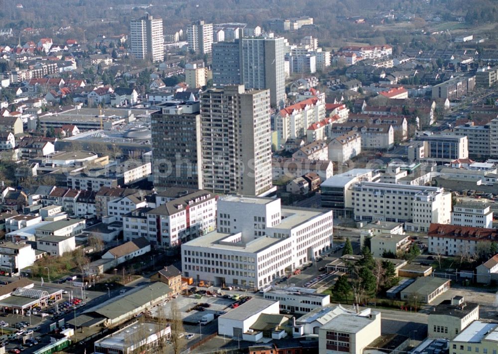 Aerial image Neu-Isenburg - The city center in the downtown area in Neu-Isenburg in the state Hesse, Germany