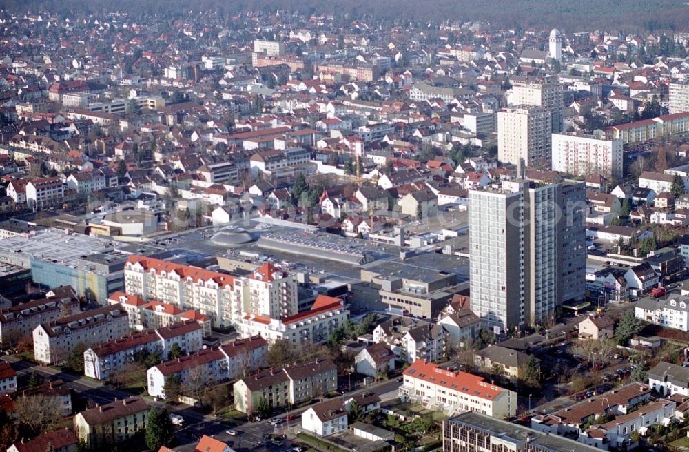 Neu-Isenburg from the bird's eye view: The city center in the downtown area in Neu-Isenburg in the state Hesse, Germany