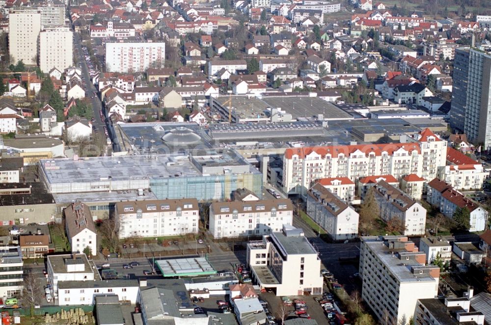 Aerial image Neu-Isenburg - The city center in the downtown area in Neu-Isenburg in the state Hesse, Germany