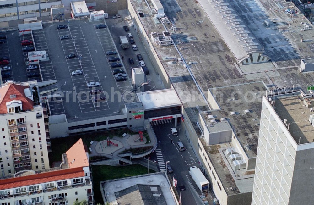 Aerial photograph Neu-Isenburg - The city center in the downtown area in Neu-Isenburg in the state Hesse, Germany