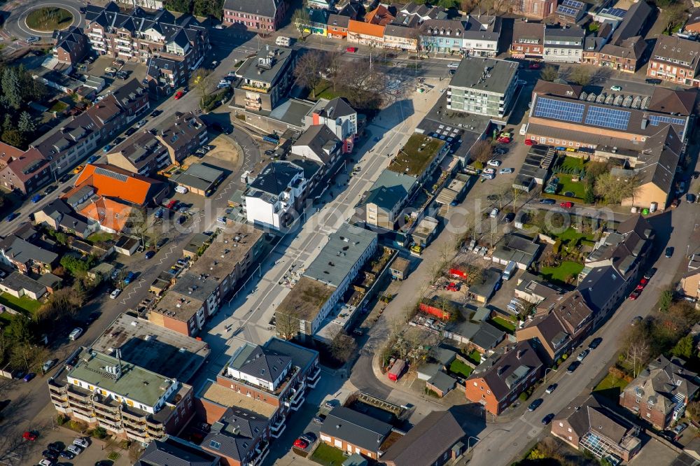 Neukirchen-Vluyn from the bird's eye view: The city center in the downtown on Place Vluyner Platz in Neukirchen-Vluyn in the state North Rhine-Westphalia