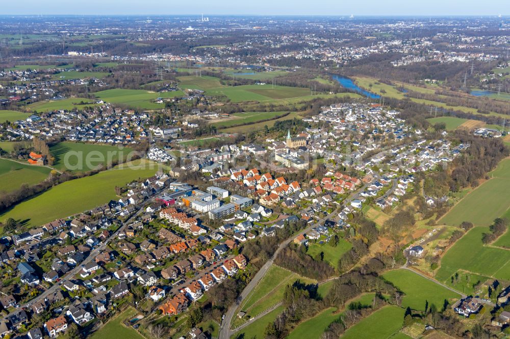 Aerial image Niederwenigern - The city center in the downtown area in Niederwenigern in the state North Rhine-Westphalia, Germany