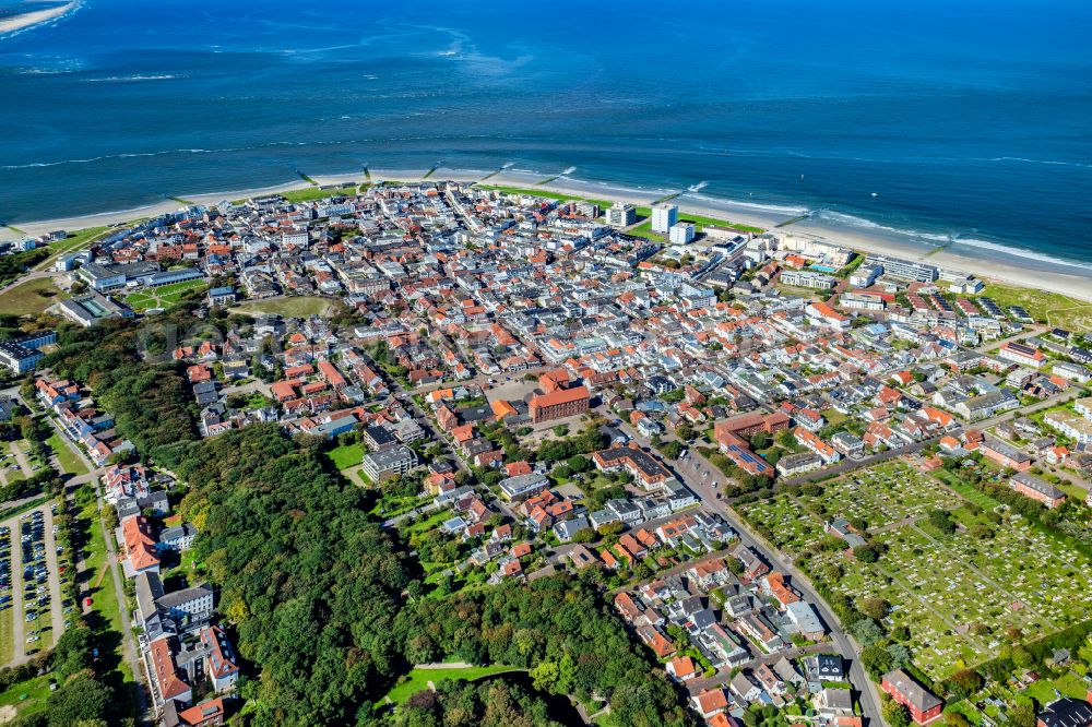 Norderney from the bird's eye view: The city center in the downtown area in Norderney in the state Lower Saxony, Germany