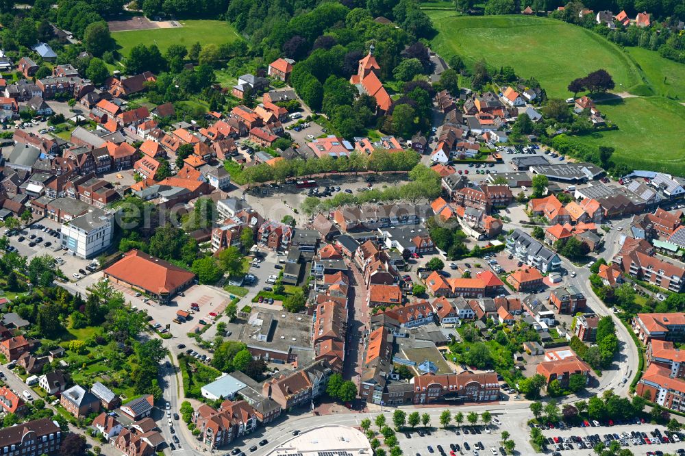 Oldenburg from the bird's eye view: The city center in the downtown area in Oldenburg in the state Schleswig-Holstein, Germany