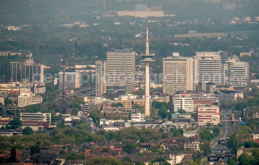 Essen from the bird's eye view: The city center in the downtown area in the district Holsterhausen in Essen in the state North Rhine-Westphalia, Germany