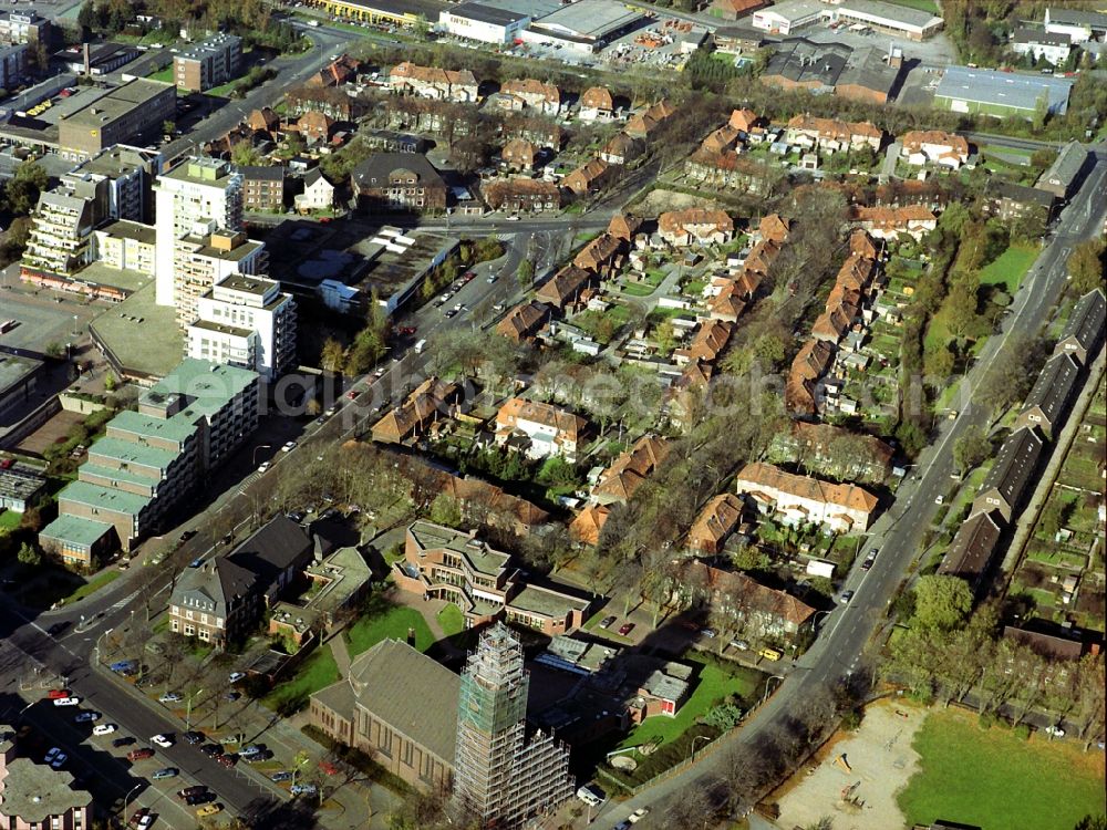 Aerial image Kamp-Lintfort - The city center in the downtown area in the district Niersenbruch in Kamp-Lintfort in the state North Rhine-Westphalia