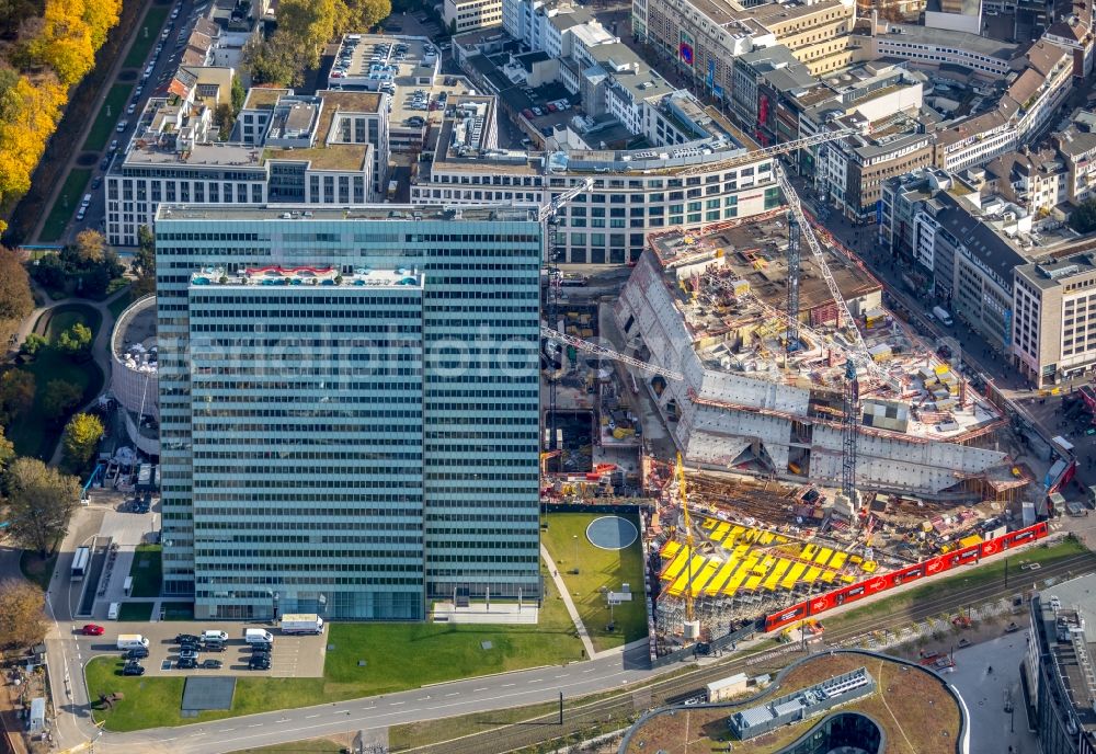 Düsseldorf from the bird's eye view: The city center in the downtown area in the district Stadtmitte in Duesseldorf at Ruhrgebiet in the state North Rhine-Westphalia, Germany