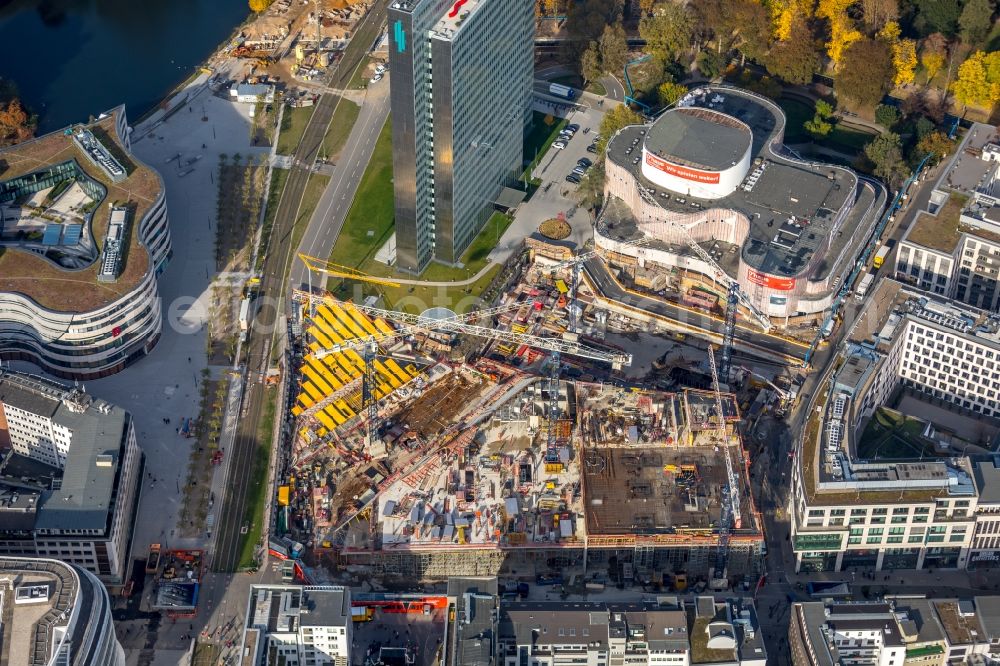 Düsseldorf from the bird's eye view: The city center in the downtown area in the district Stadtmitte in Duesseldorf at Ruhrgebiet in the state North Rhine-Westphalia, Germany