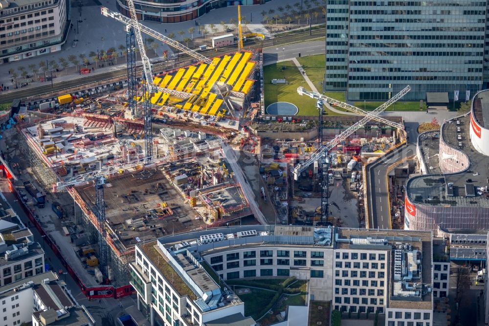 Aerial photograph Düsseldorf - The city center in the downtown area in the district Stadtmitte in Duesseldorf at Ruhrgebiet in the state North Rhine-Westphalia, Germany