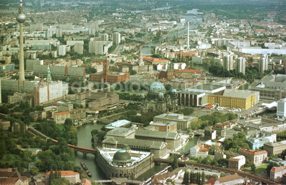 Aerial image Berlin - The city center in the downtown area Ost on Berliner Fernsehturm in the district Mitte in Berlin, Germany