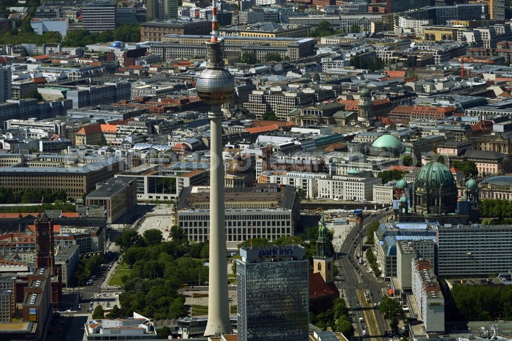 Berlin from the bird's eye view: The city center in the downtown area Ost on Berliner Fernsehturm in the district Mitte in Berlin, Germany