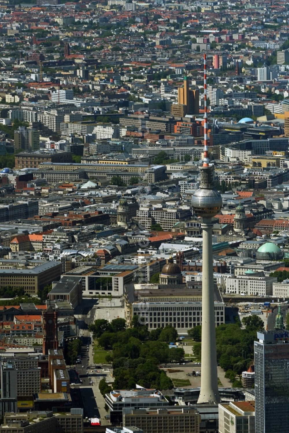 Berlin from the bird's eye view: The city center in the downtown area Ost on Berliner Fernsehturm in the district Mitte in Berlin, Germany