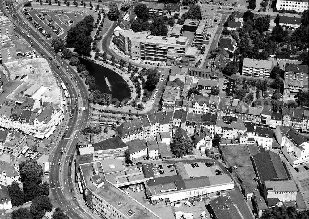 Moers from the bird's eye view: The city center in the downtown area Ostring - Neuer Wall in Moers in the state North Rhine-Westphalia, Germany