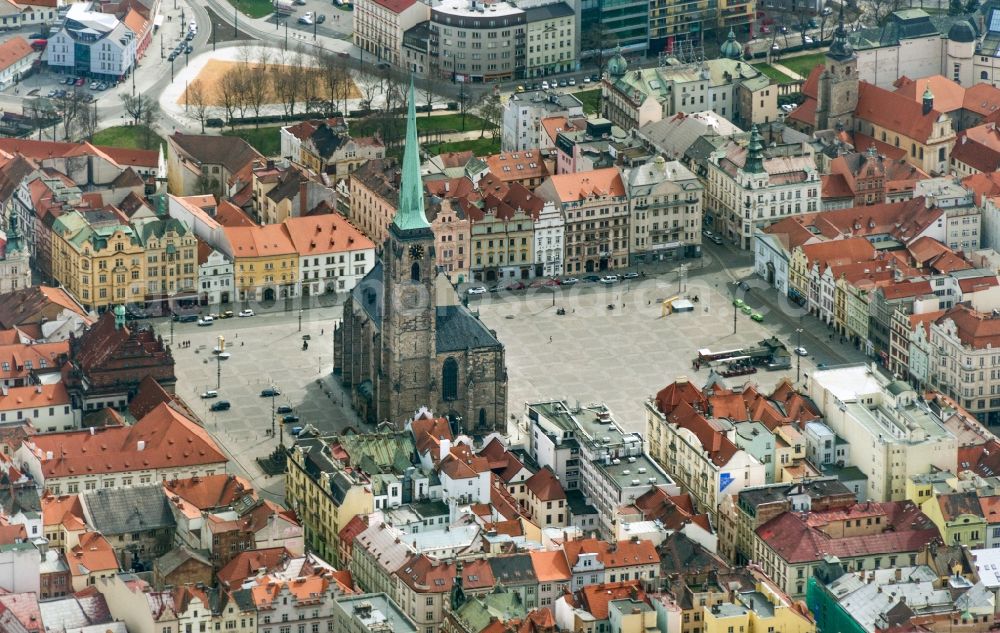 Aerial photograph Pilsen Plzen - The city center in the downtown are in Pilsen - Plzen in Czech Republic with Hauptmarkt and Bartholomaeus-Kathedral