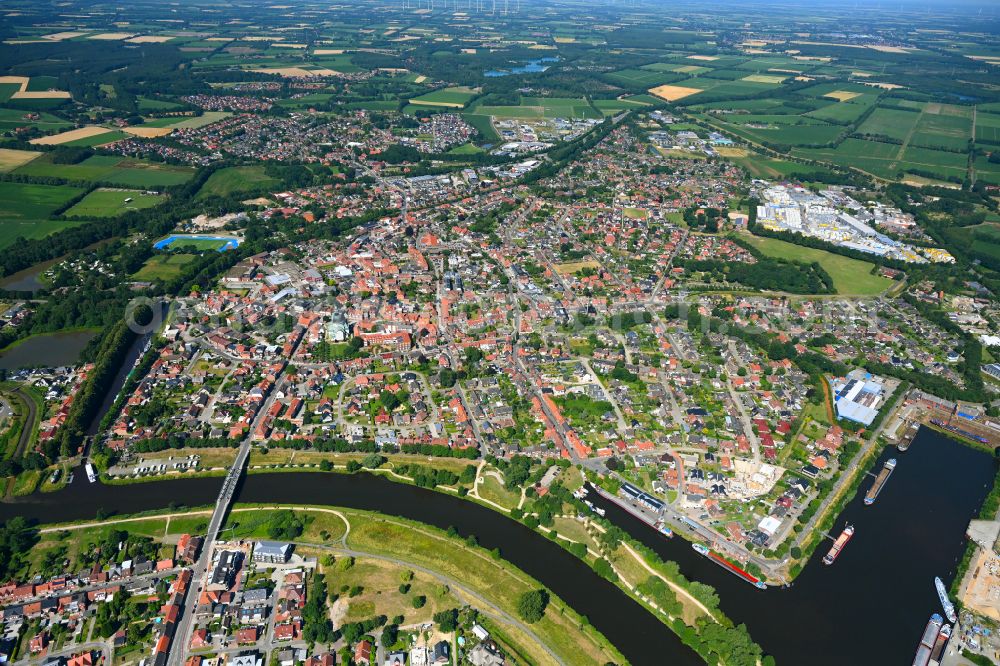 Aerial photograph Raken - The city center in the downtown area in Raken in the state Lower Saxony, Germany