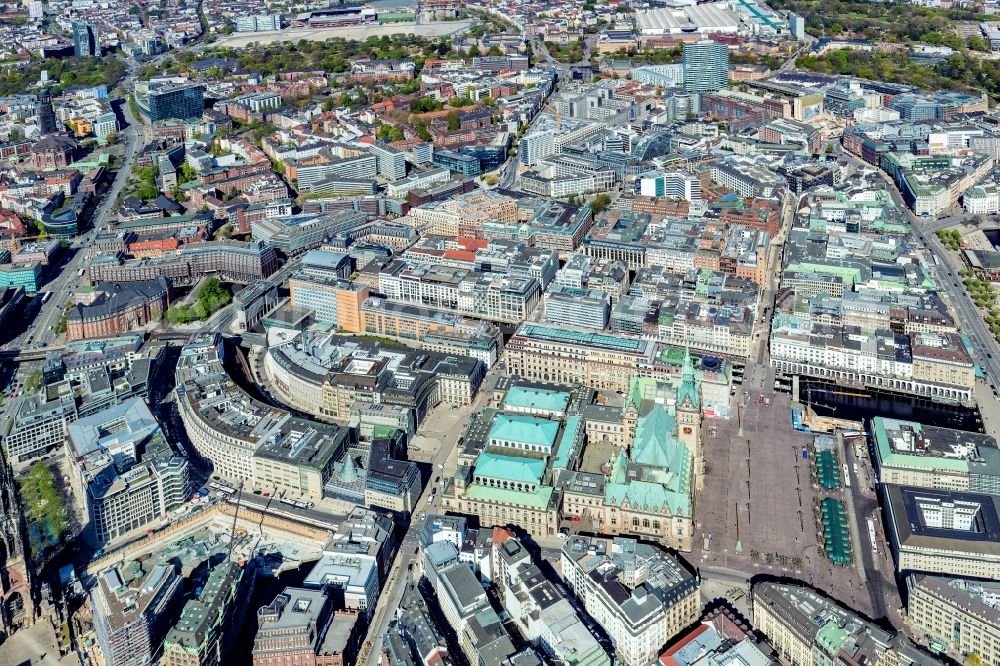 Aerial photograph Hamburg - The city center in the downtown area with the townhall on Marktplatz -Adolphsplatz in the district Altstadt in Hamburg, Germany