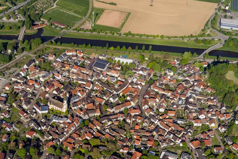 Aerial photograph Riegel am Kaiserstuhl - The city center in the downtown area in Riegel am Kaiserstuhl in the state Baden-Wuerttemberg