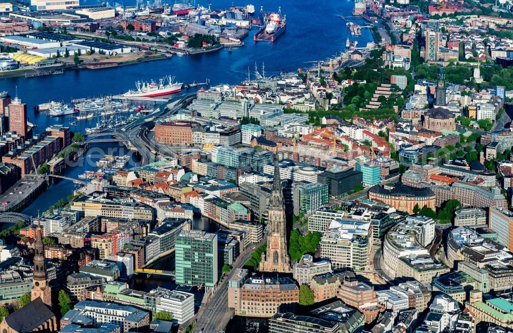 Aerial image Hamburg - The city center in the downtown area around the church building of the St. Nikolai memorial on Willy-Brandt-Strasse in Hamburg, Germany