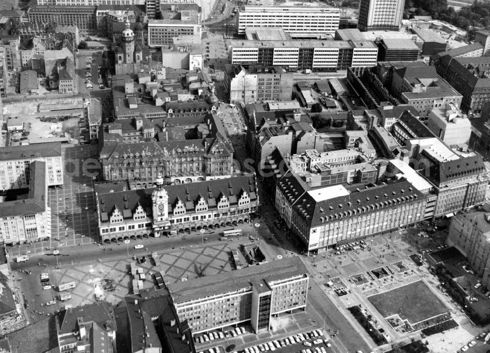 Leipzig from the bird's eye view: The city center in the downtown area around the marketplace in front of the old town hall in Leipzig in the state Saxony. In the background the Nikolaikirche