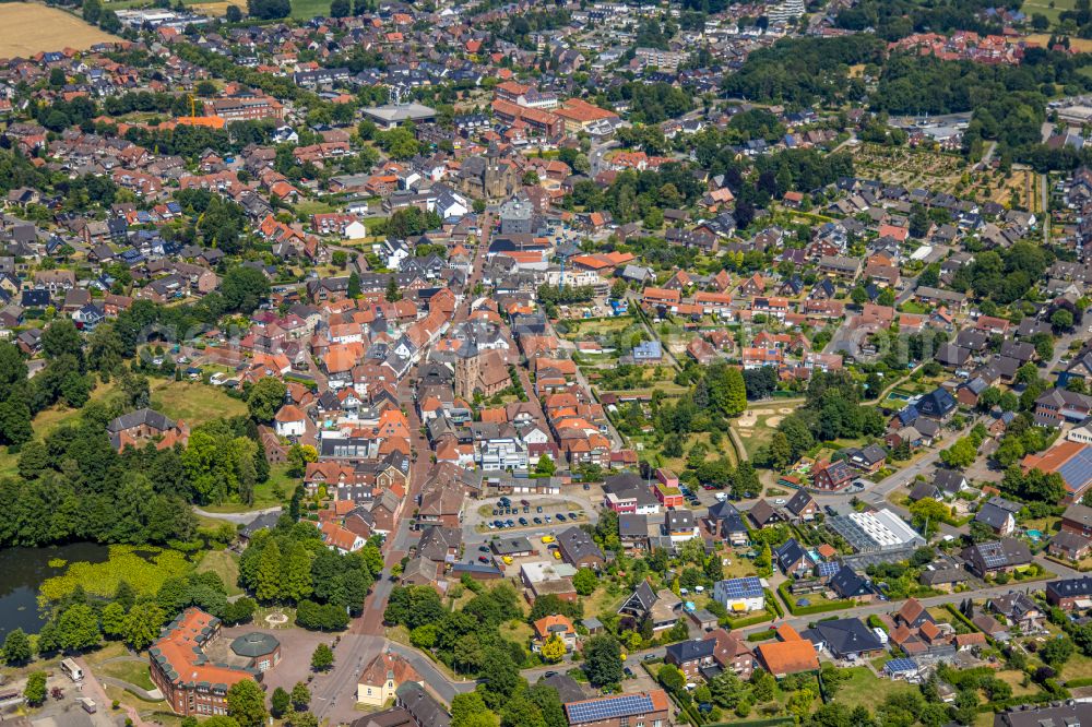 Schermbeck from the bird's eye view: The city center in the downtown area in Schermbeck in the state North Rhine-Westphalia, Germany