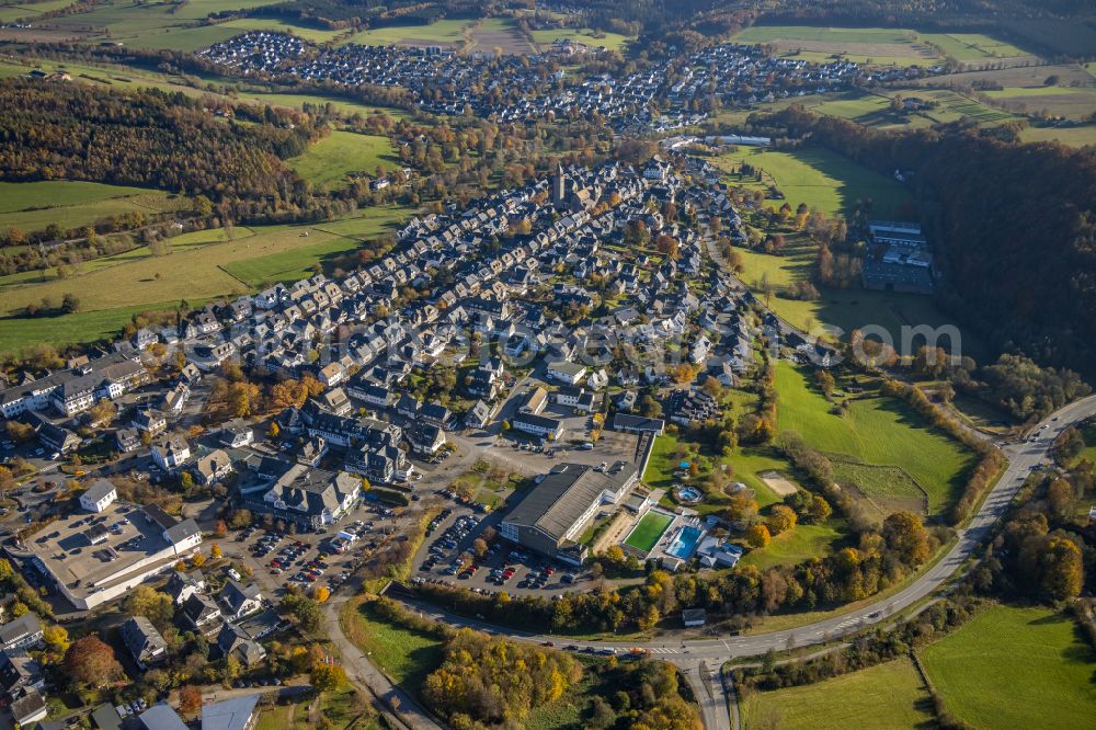 Aerial photograph Schmallenberg - The city center in the downtown area in Schmallenberg at Sauerland in the state North Rhine-Westphalia, Germany