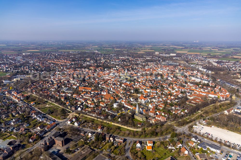 Aerial image Soest - The city center in the downtown area on street Rathausstrasse in Soest in the state North Rhine-Westphalia, Germany