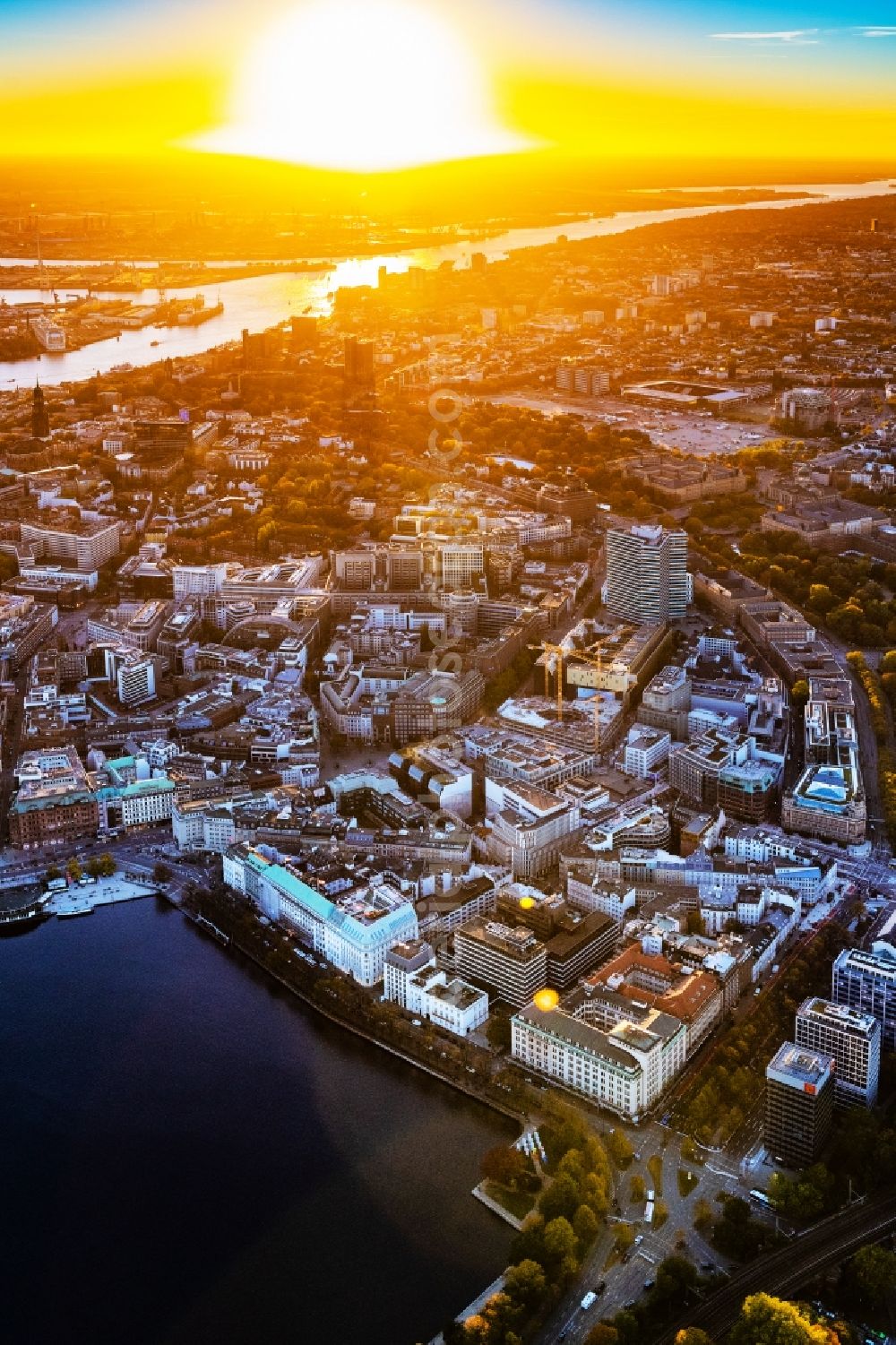 Hamburg from the bird's eye view: City center on the Inner Alster at sunset - in the inner city area in Hamburg