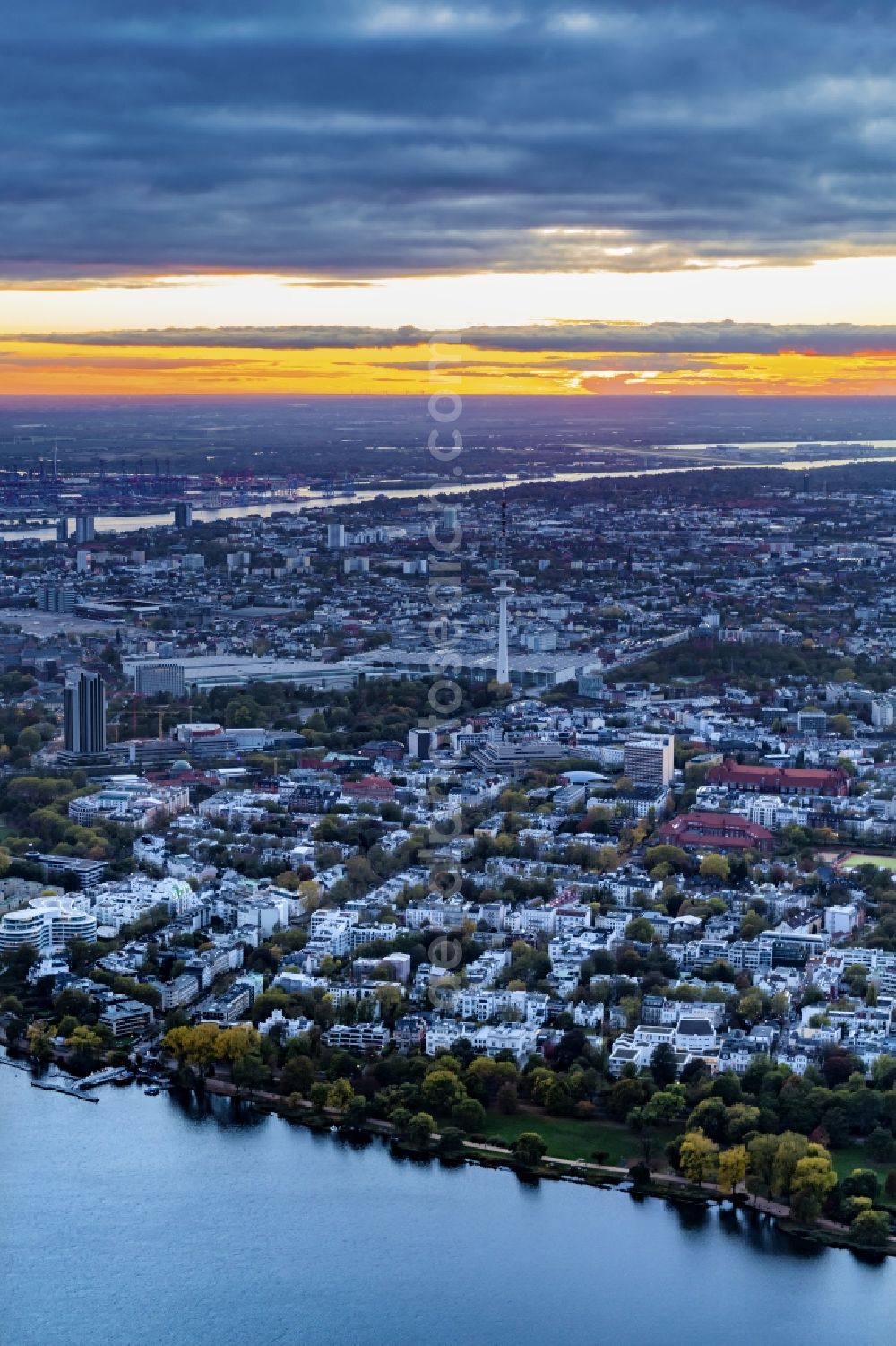 Aerial photograph Hamburg - The city center in the downtown sunset are in Hamburg in Germany