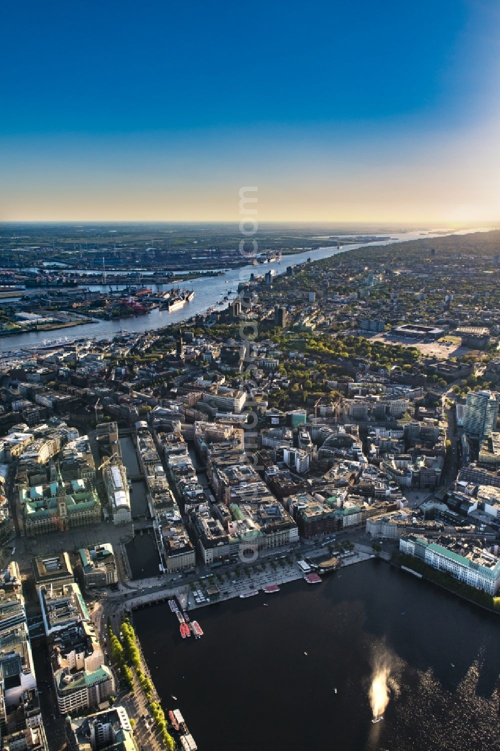 Aerial photograph Hamburg - The city center in the downtown sunset are in Hamburg in Germany