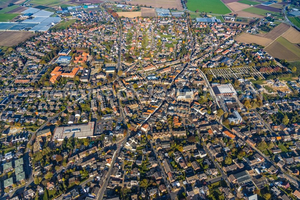 Aerial photograph Straelen - The city center in the downtown area in Straelen in the state North Rhine-Westphalia, Germany