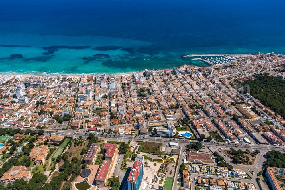 Aerial photograph Can Picafort - City center in the city center on the beach shore Passeig Enginyer Antoni Garau in Can Picafort in Balearic island of Mallorca, Spain