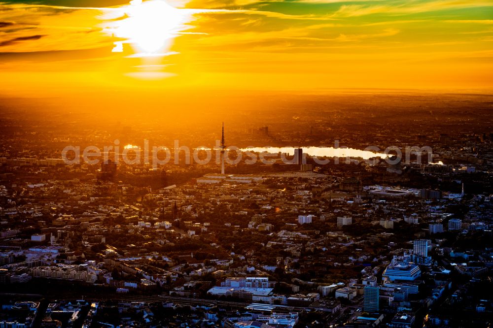 Aerial photograph Hamburg - City center in the inner city area on the banks of the Alster, at sunrise, in Hamburg, Germany