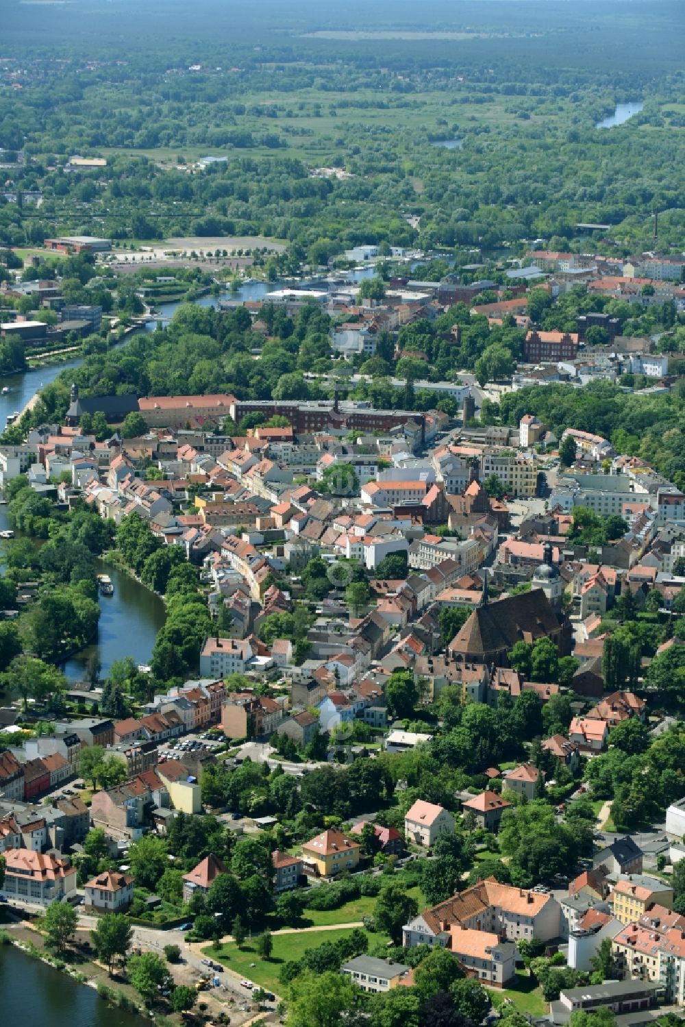 Brandenburg an der Havel from the bird's eye view: City centre in the city centre area on the shore of the river course of the Brandenburgers Down Havel in Brandenburg to Havel in the federal state Brandenburg, Germany