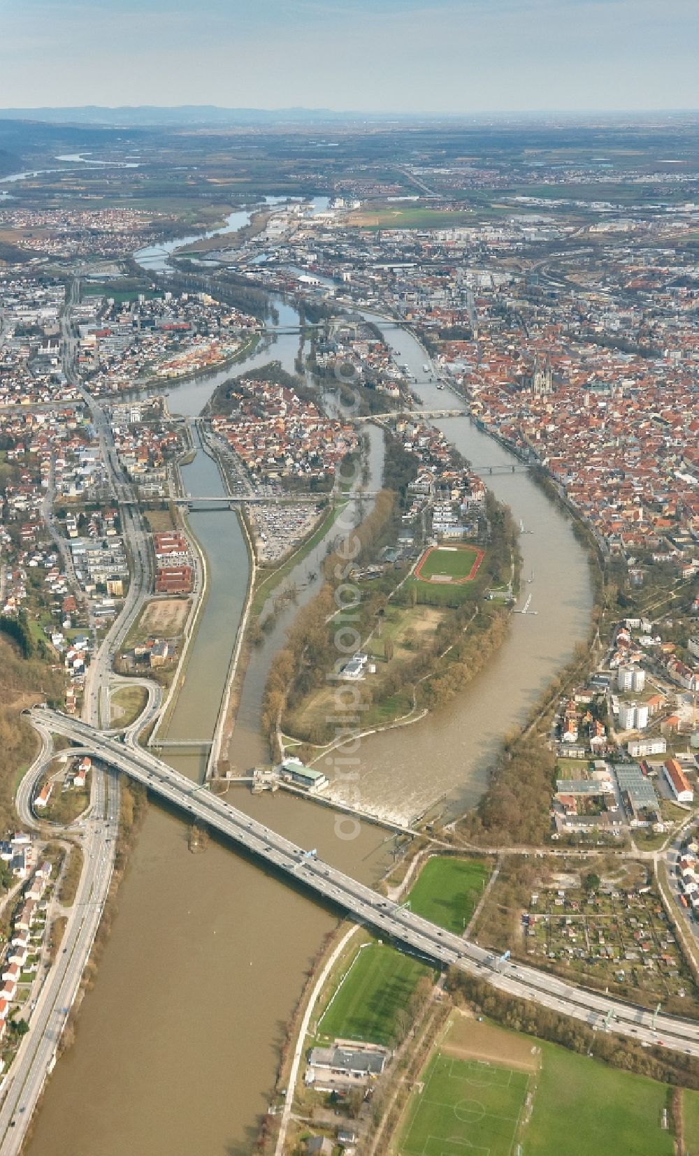 Regensburg from the bird's eye view: City center in the downtown area on the banks of river course of the river Danube in Regensburg in the state Bavaria, Germany