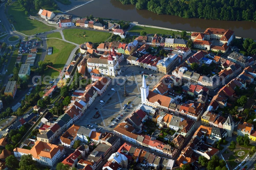 Aerial image Kadan - City center in the downtown area on the banks of river course of Eger in Kadan in Ustecky kraj - Aussiger Region, Czech Republic