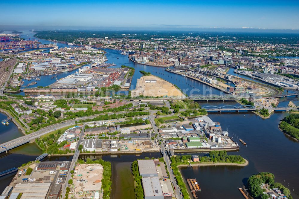 Aerial photograph Hamburg - City center in the downtown area on the banks of river course Elbe on Brueckenbauwerk of Elbbruecken - Norofelbbruecke - Freihafenelbbruecke in Hamburg, Germany