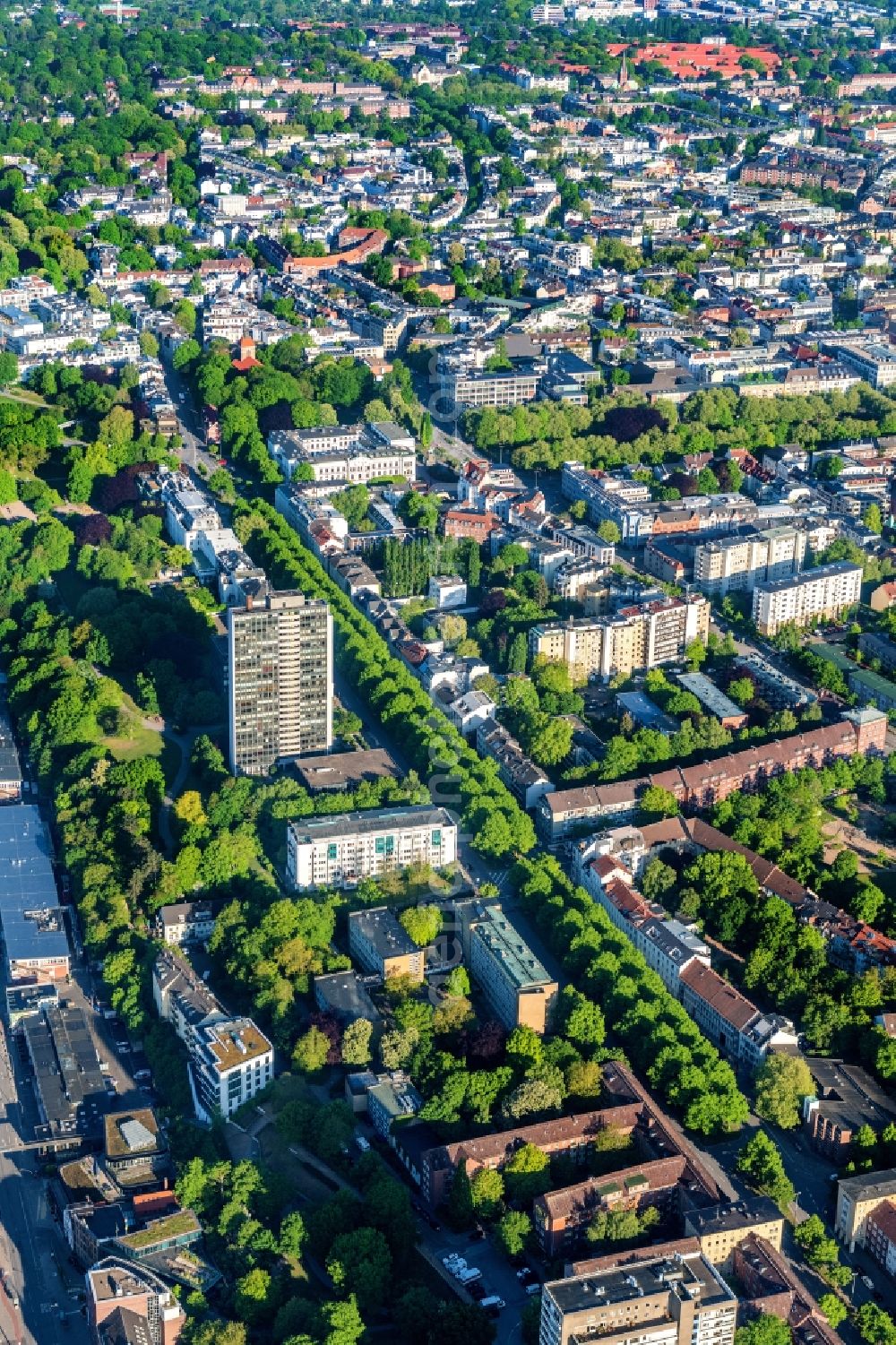 Aerial photograph Hamburg - City center in the downtown area on the banks of river course of the River Elbe in the district Altona in Hamburg, Germany