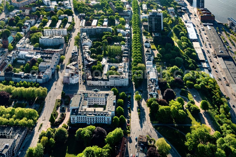 Aerial image Hamburg - City center in the downtown area on the banks of river course of the River Elbe in the district Altona in Hamburg, Germany