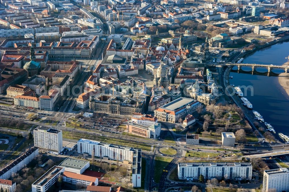 Aerial photograph Dresden - City center in the downtown area on the banks of river course of the River Elbe in the district Altstadt in Dresden in the state Saxony, Germany