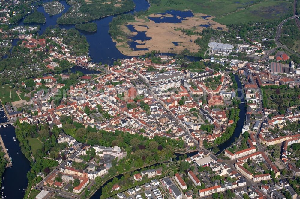 Brandenburg an der Havel from the bird's eye view: City center in the downtown area on the banks of river course Havel in Brandenburg an der Havel in the state Brandenburg, Germany