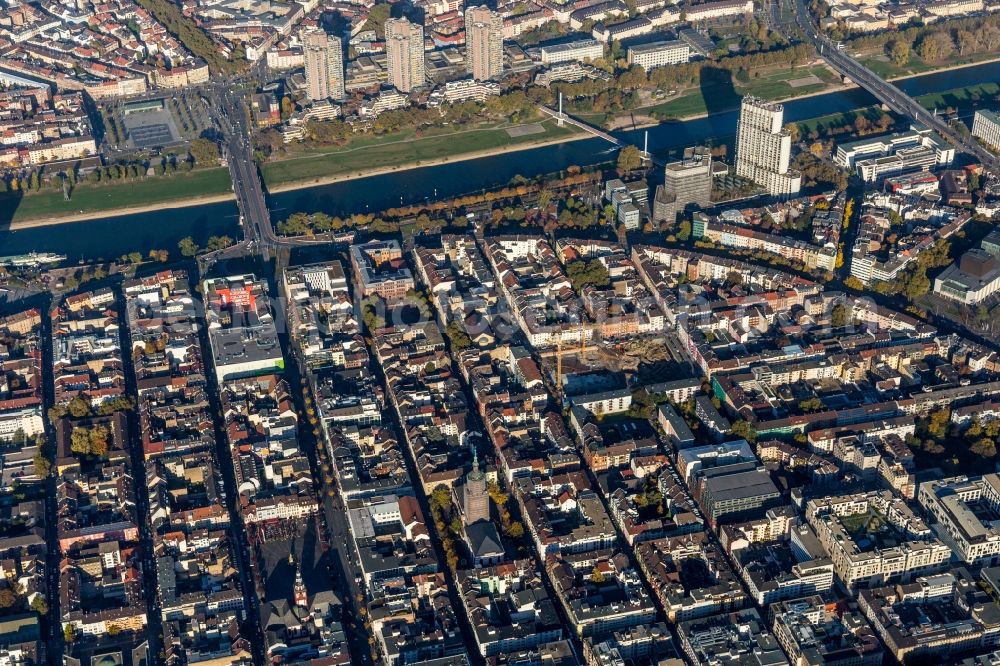 Mannheim from above - City center in the downtown area on the banks of river course of the river Neckar in the district Quadrate in Mannheim in the state Baden-Wuerttemberg, Germany