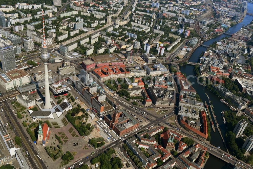 Berlin from the bird's eye view: City center in the downtown area on the banks of river course of Spree River in the district Mitte in Berlin, Germany