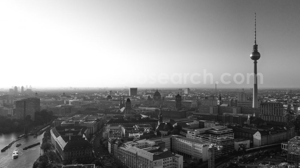 Aerial image Berlin - City center in the downtown area on the banks of river course of Spree River in the district Mitte in Berlin, Germany